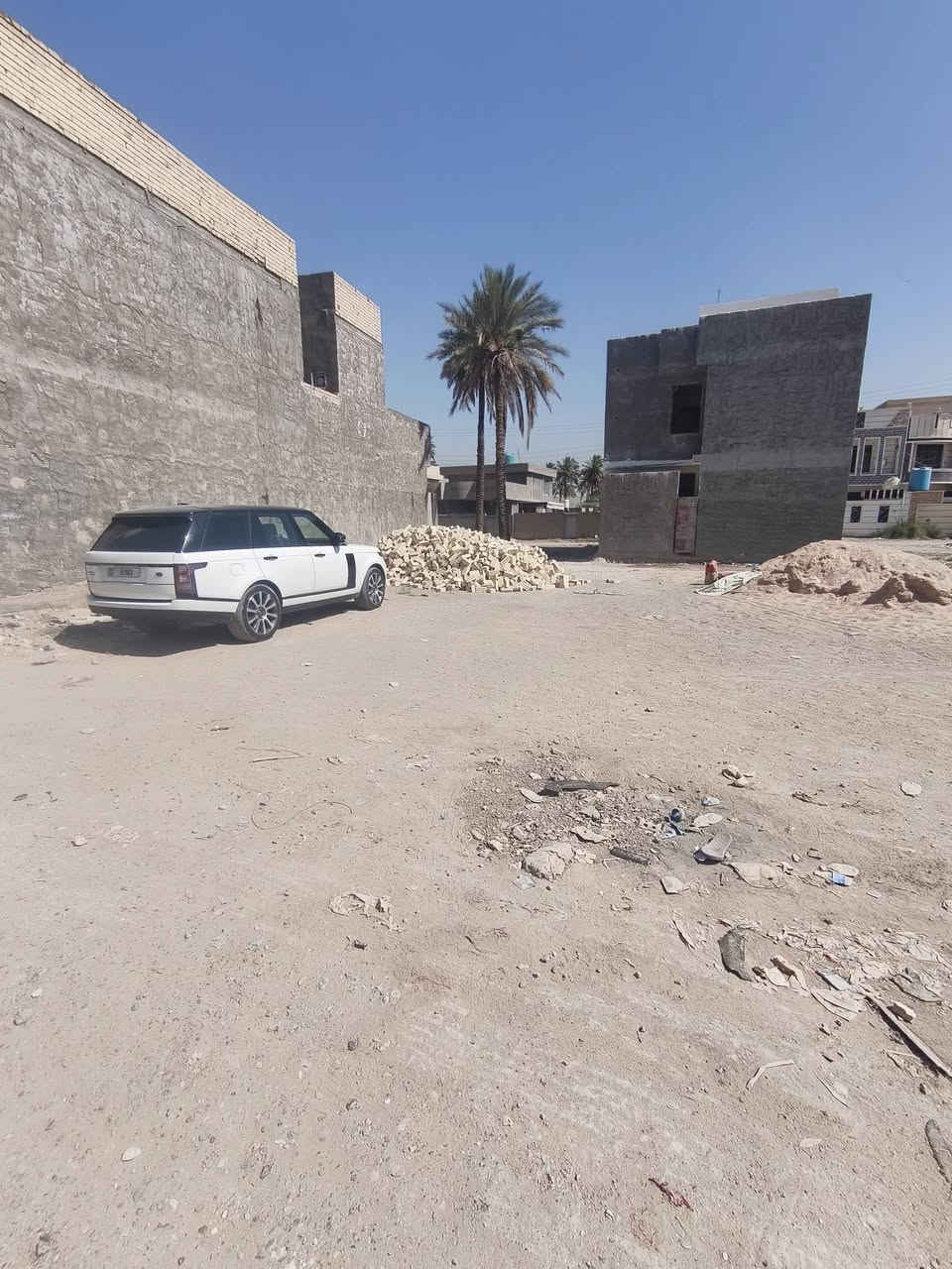 سلام عليكم قطعة ارض مساحة 174 متر واجه 9.5 نزال 19 قرب اسواق اسطنبول على سدة نهر ديالى *********** بغداد
