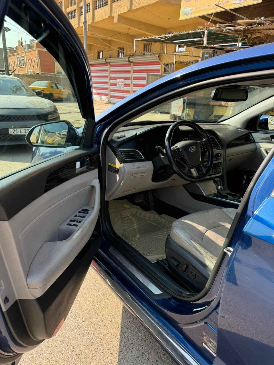 السلام عليكم 
سوناتا موديل 16 فول موصفات VIPوارد امريكي حادث جاملغ طاك ايرباك دشبول ماشيه 135 كير مكينه صدر امامي خلفي جاهزات شاشه كامره تحكمات بصمه كشنات جلد وكهرباء بنرما مري شفط رادار وبيه هواي موصفات 
السعر 140 وبي مجال 
مكانه الحريه الدولعي او الحله 
اي ستفسار على رقم *********** بغداد, العراق
