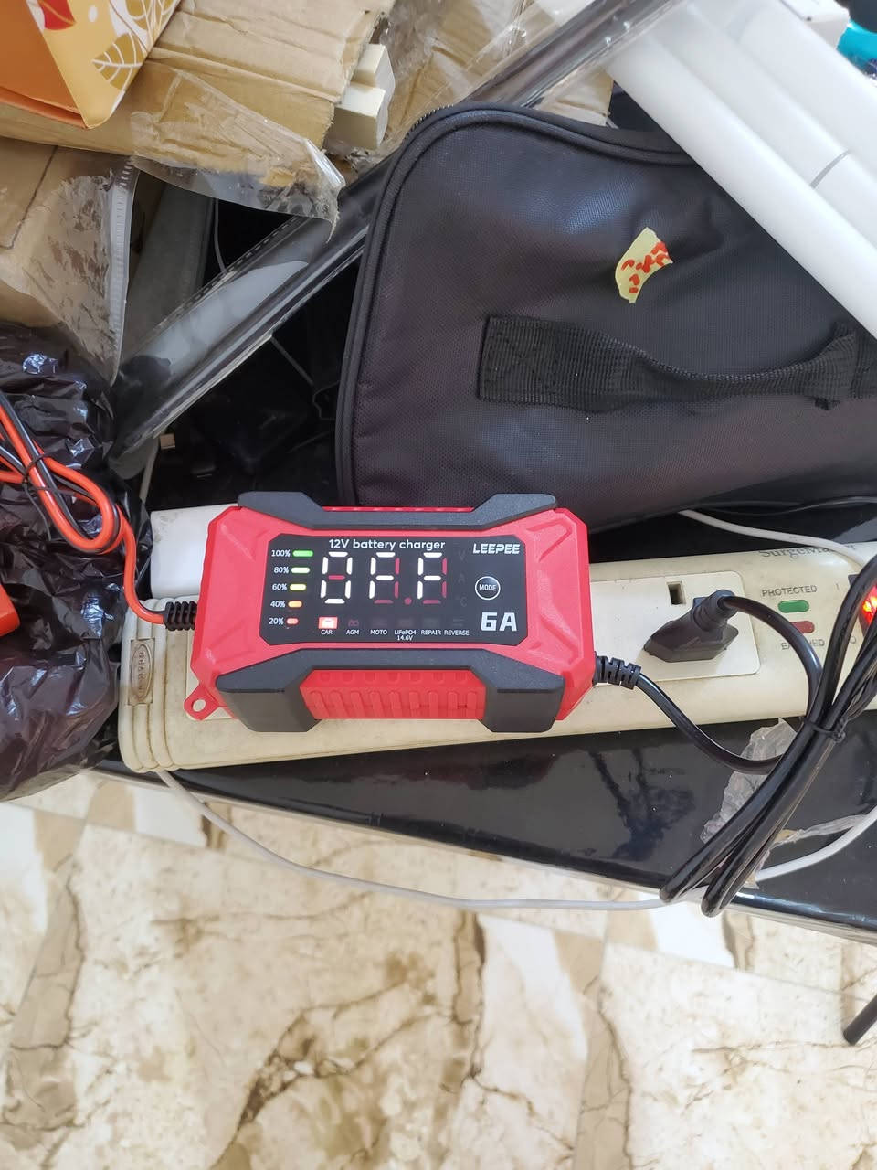 شاحن بطاريات Leepee الذكي بقوة 6 أمبير، المصمم لشحن بطاريات 12 فولت من أنواع الرصاص الحمضية، AGM، GEL، و LiFePo4.يتميز الجهاز بشاشة LCD تعرض حالة الشحن، الجهد، ودرجة الحرارة.يتضمن وظيفة إصلاح تلقائي Pulse Repair للمساعدة في استعادة البطاريات القديمة أو الضعيفة.يوفر حماية متعددة مثل الحماية من الجهد الزائد، درجة الحرارة الزائدة، والقطبية العكسية
يوجد توصيل لكل المحافظات ***********
