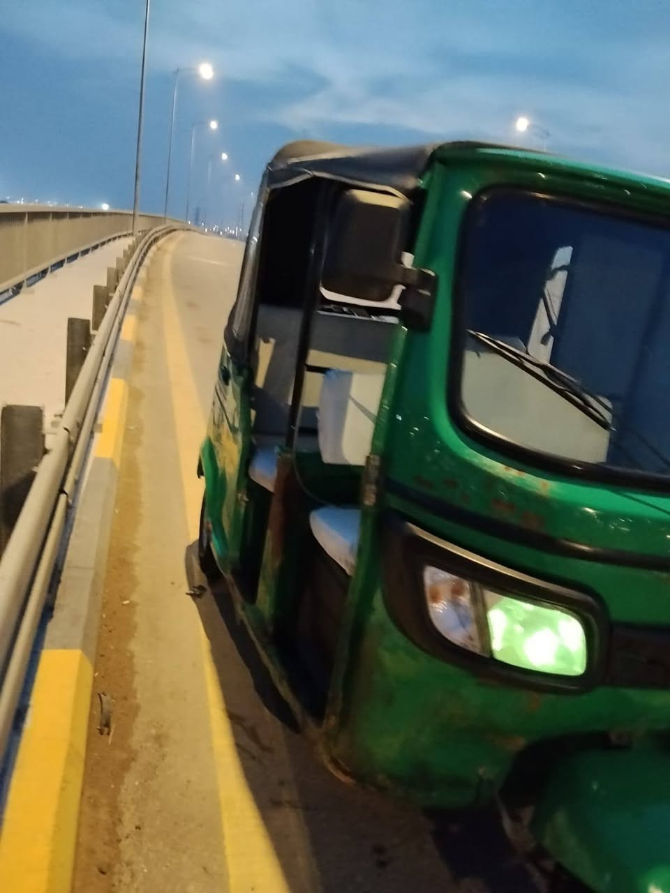 سلاعليكم تكتك للبيع رقم وسنويه تي في اس 21 طابه بال 22 التكتك ابيعكم حديد اوقف بس بالاصوليات مكاني الجزيره شارع خطوه زين العابدين السعر(5 وبيها مجال) الاتصال بس واتساب )***********
