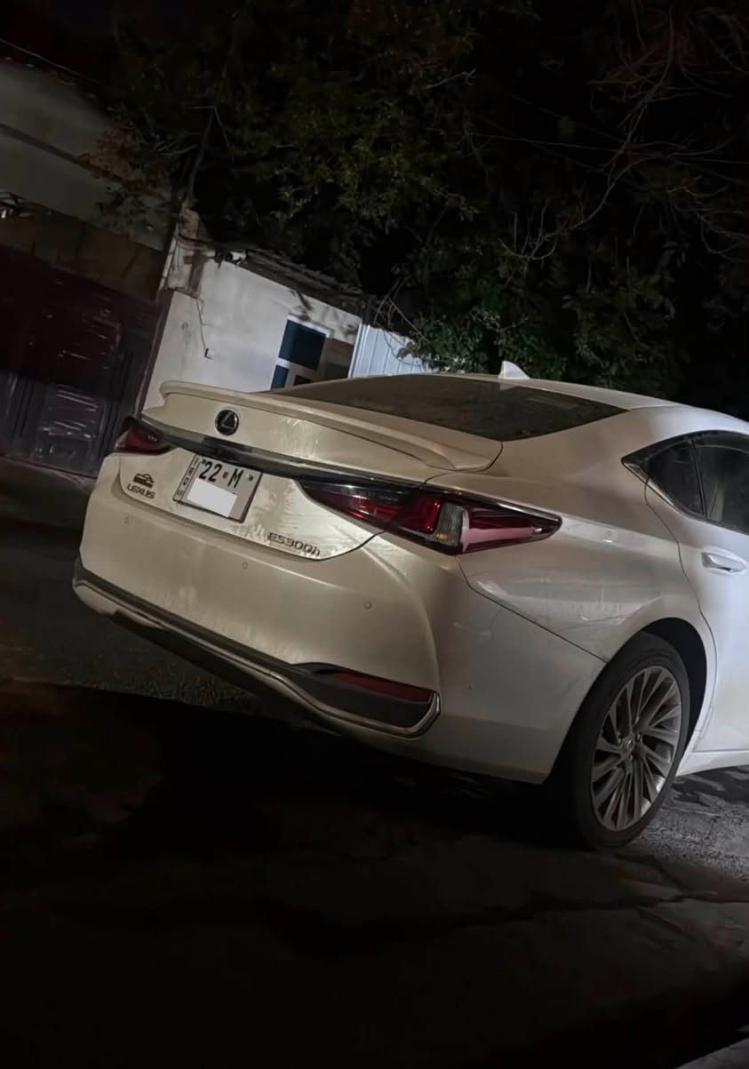 LEXUS ES 300h 2025
وكالة شريكة صباح نعمان خليجي 
مكفولة كفالة عامة مابيها نقطة 
ماشية ١٧ الف كيلومتر 
رقم اربيل بسمي 
مكان سيارة اربيل 
***********
