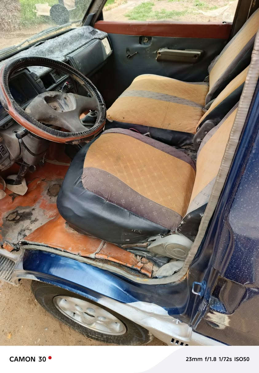 السلام عليكم كيه بسته موديل 1994رقم بغداد سنويه ل2029 مصفره هيئه بحث قرامات باقيه بس  اللوحات تغيرهن دولي سياره خير من الله سمكره او صبغ جديد درجه اولا تخم تاير جديد صدر جديد دواخله كلش حلوه دوشمه جديده كاعيه او كشنات كهربائيات كله شغاله سياره متعوب عليه حيل مكان السياره واسط الزبيديه السعر45بيه مجال حك الجيه اوعلى راسي للستفسار اكثر اتصل***********
