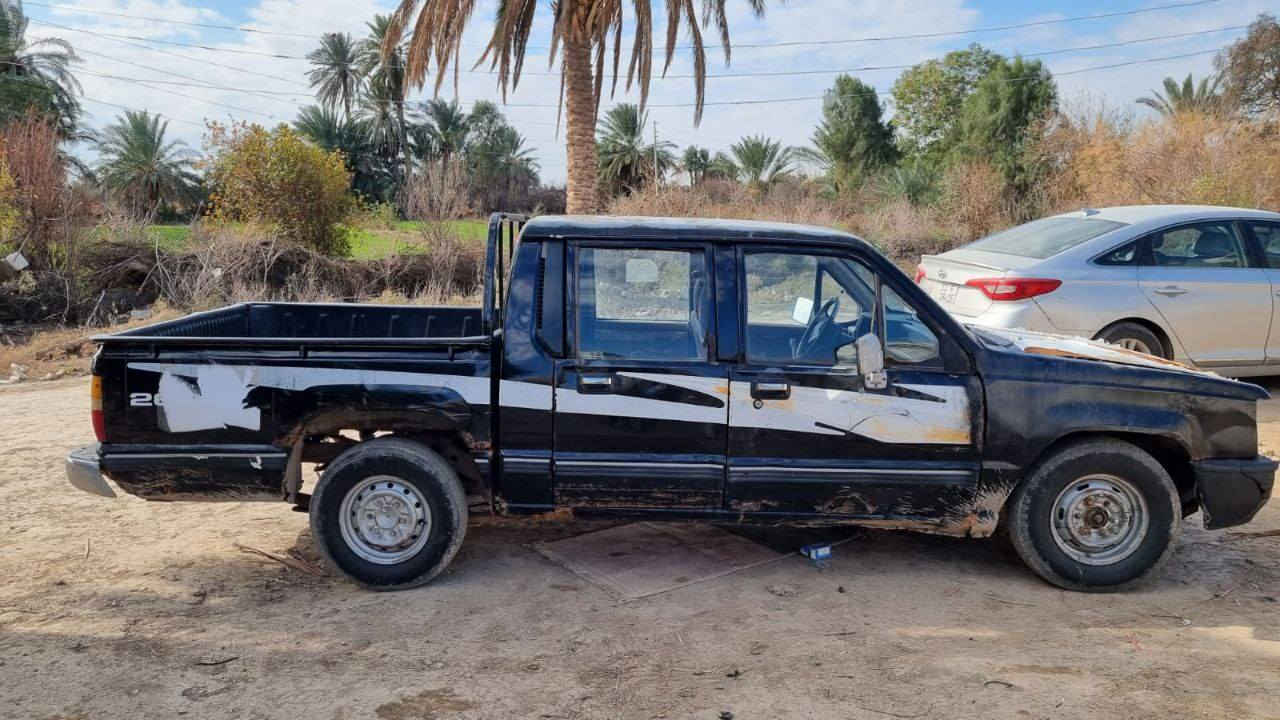 سلام عليكم.  مسبوشي  ١٩٩٥ مكانه الديوانية  مكينه وكير واكسن  خير من الله وتايرات حداديه ٧٠٪ السعر ٢٣ وبيه مجال  وسنويه  بل٢٤/٧ صاقطه  ورقمه المثنى رقم الموبايل ***********
