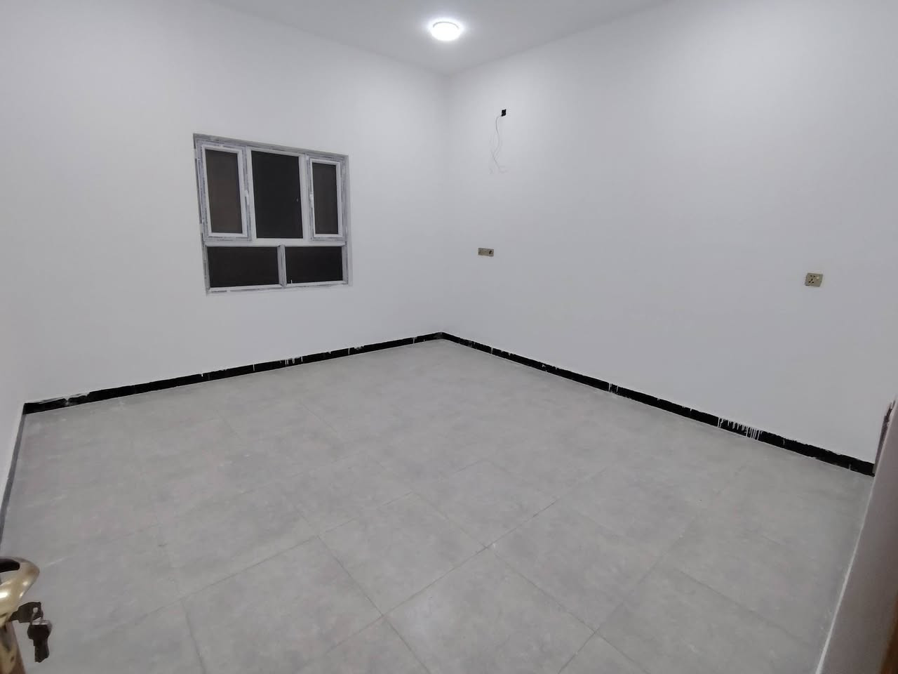 شقه للأيجار للسكن
📍الموقع البصره عويسيان 
طابق 3
تحتوي على غرفتين منام
مطبخ
صاله
استقبال
صحيات
الإيجار 600 قابل للتفاوض
للأستفسار
☎️📞***********
☎️📞***********
