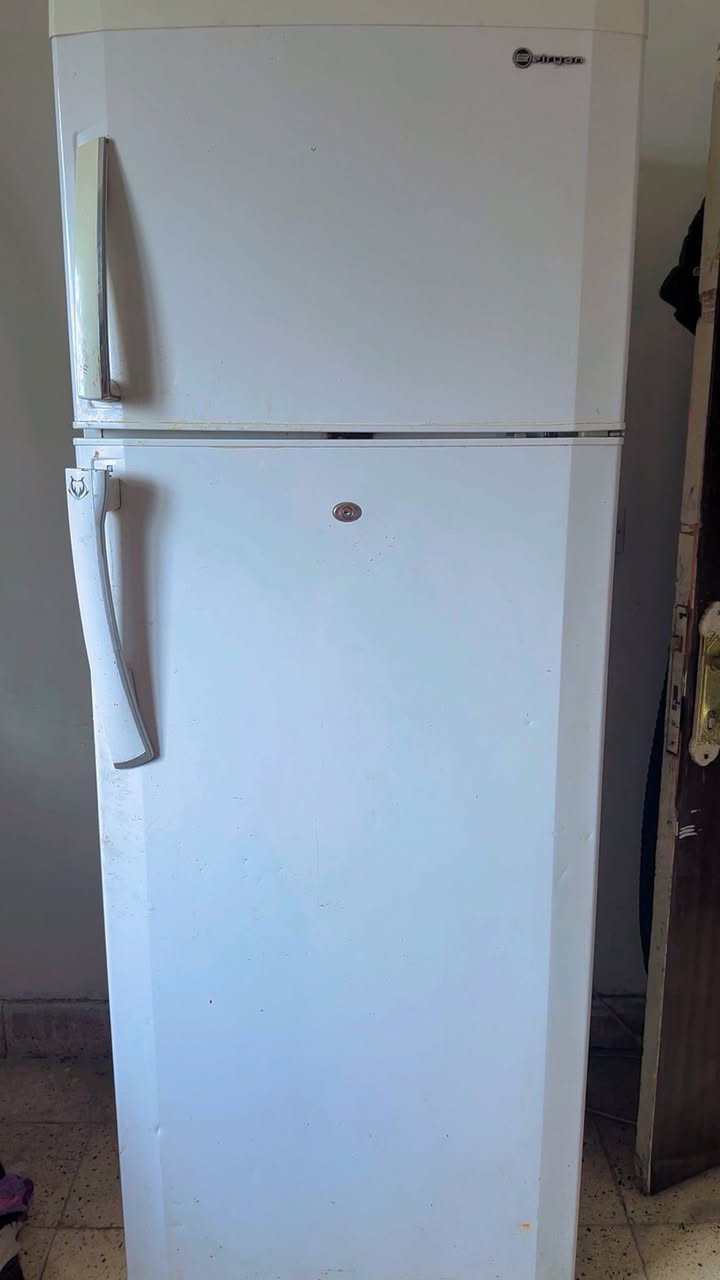 ثلاجه نظيفففه جدا ب١٥٠ وبيها مجال العنوان
شقق الرساله


**إذا كنت صاحب هذا الإعلان وتريد حذفه لأي سبب، رجاءا أرسل رسالة إلى الدعم الفني**