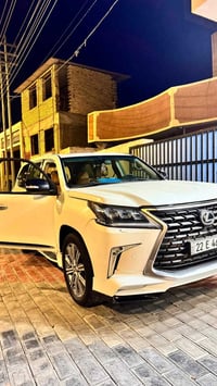 لكزس LX570 • V8 ٥٧٠٠ • فول مواصفات