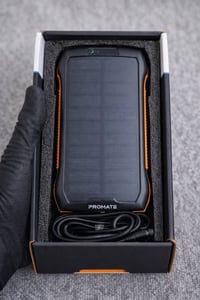 باور بانك • شاحن شمسي • مقاوم للماء