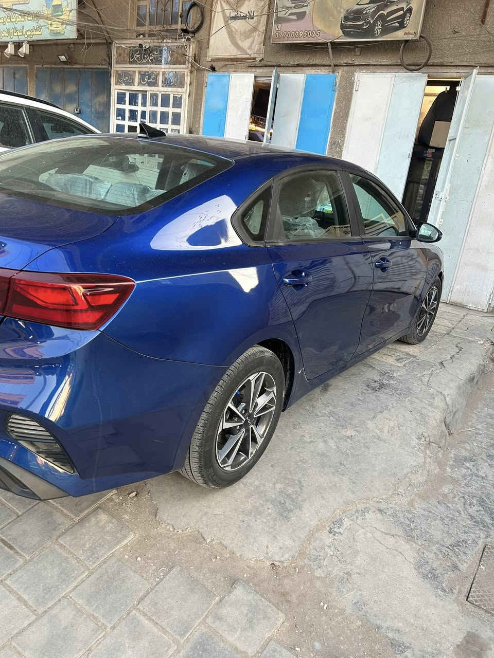 كيا فورتي وارد امريكي موديل ٢٤ ماشية ٢٨ الف
محرك 2000 
 مايل تتشغيل سويج
تحكم ستيرن
كامرة كار بلى
حساسات
رادار
مود ثلاث سرع
تدفئة تبريد 
ويل كروم
بدون تبديل اي قطعه
باردحافة نص باب  و الجاملغ 
العنوان بغداد المشتل/ حي المعلمين 
السعر ١٦٧ورقه
التواصل ***********
