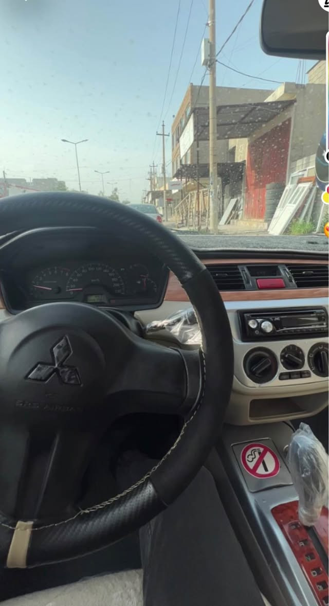 لانسه ر موديل 2008 مه كينه گه وره ي ناو زه رد گير سيفيتي ئا وينه كاره باي و گلوب  بلاجكتور و لايت زينون سه ياره كه ده حمو ليدراي نيه ته نها له سه ر ساغه ي سبوخ كراوه بو جواني گير مه كينه ته بريد به شه رت جوار جام كاره باي و ئوتو جوار تايه ي نوي له بنه سه ياره كه تازه بي شو باشي توند كراوه ته وه  سيرفس عامي بو كراوه ده عامي بو ده عامي يه ك 250 دينار مه سروفي تيانيه 68 مه جال له هه و ليرم *********** أربيل, العراق
