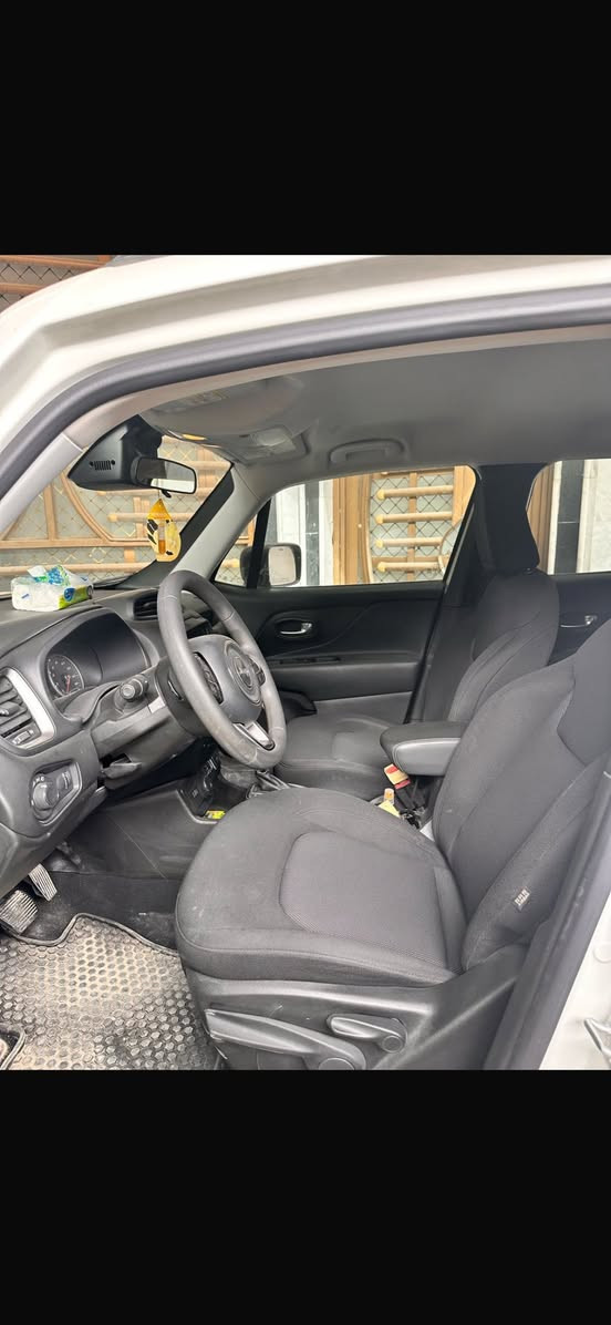 للبيع جيب رينجيد 2022 ماشية 24 بدون رقم ترقم أي محافظة السعر / 120 بدون ارباك صورة الحادث مع الصور للاستفسار ***********
