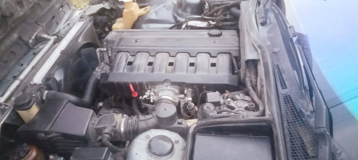 للبيع 525 فول ما بيها اي نقص ما اعرف سعرها خابر صاحب السيارة وتفاهم ويه ***********
