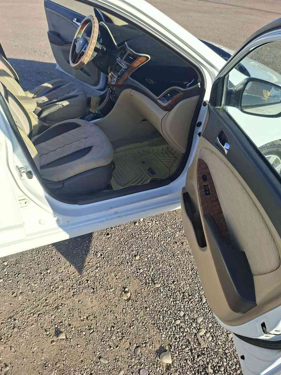 السلام عليكم
اكسنت ٢٠١٤ بسمي ضرر جامل وربع بنيد وباب السائق رش فقط بدون دواخل وبدون ارباك  والسونار مرفق مكفول لغد وشاصي وكير ومحرك وحتى الصدر هم تخم تايرات جديد مكاني بعقوبة الرحمة السعر ٩٧ وبي مجال حك الجية ***********
