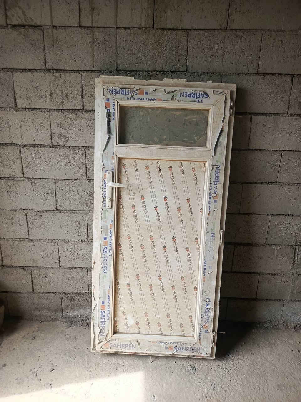 باب قياس الطول 165×77
شباك قياس مترين 37 ×متر
قيم بلي يرضي الله واخذ ***********
