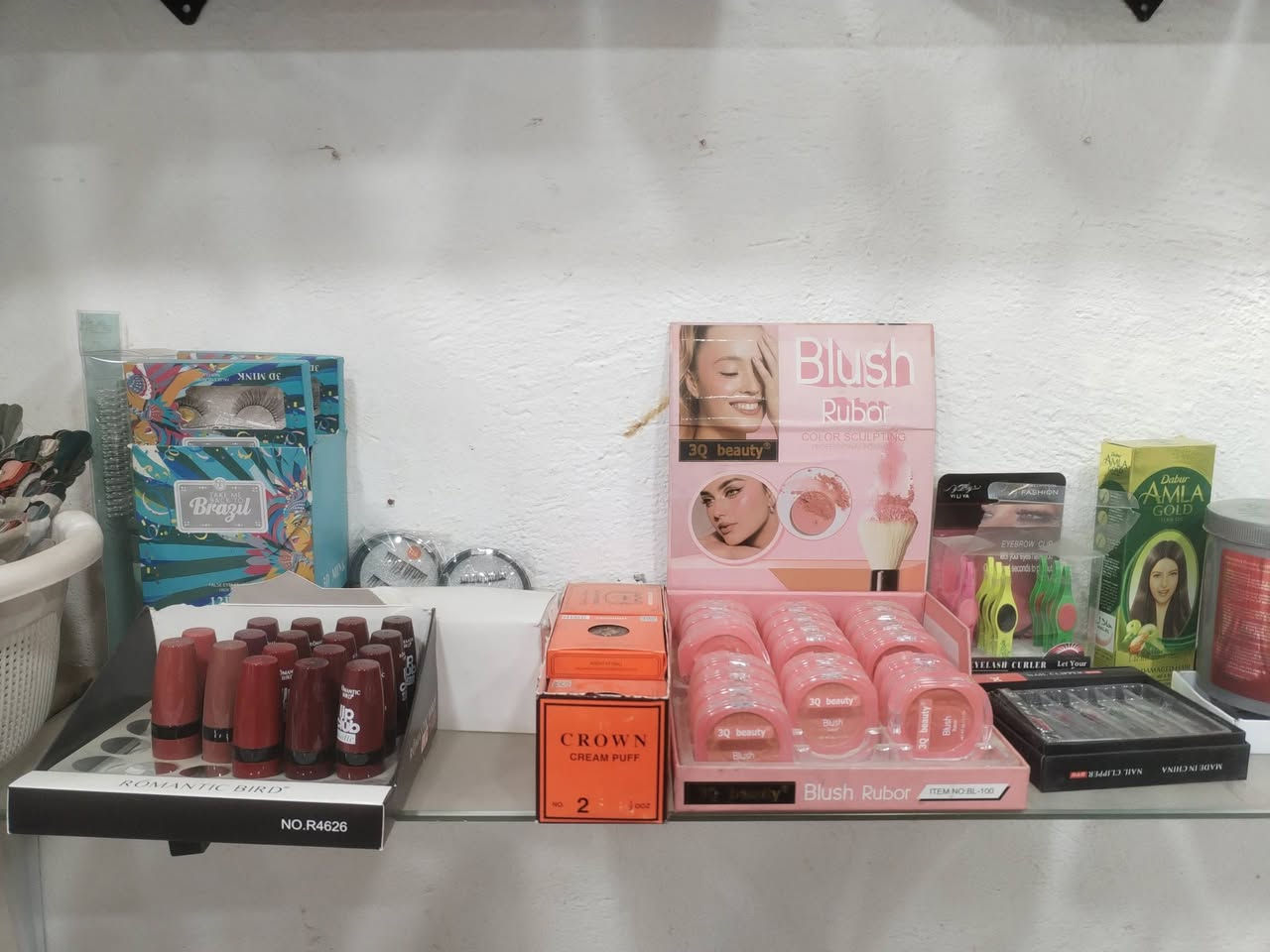 تم فتح محل كلشي وكلاشي في منطقه السريدات قرب أسواق الشورجه وفران محمود الخفاجي ***********
