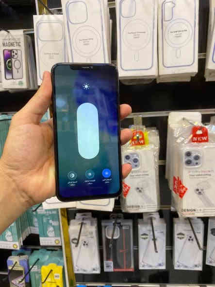 السلام عليكم 

iPhone. 11. pro. Max
الذاكره:-256❤️‍🔥
البطاريه:-%100 اصليه🔋
مبدل شاشه نوعيه كلش راقيه📍
الجهاز كوله شغال ماعدا الفيس ايدي واكف✨
العنوان:-بغداد جميله🌷
الاتصال:- ***********
السعر:-240 قفل💎
