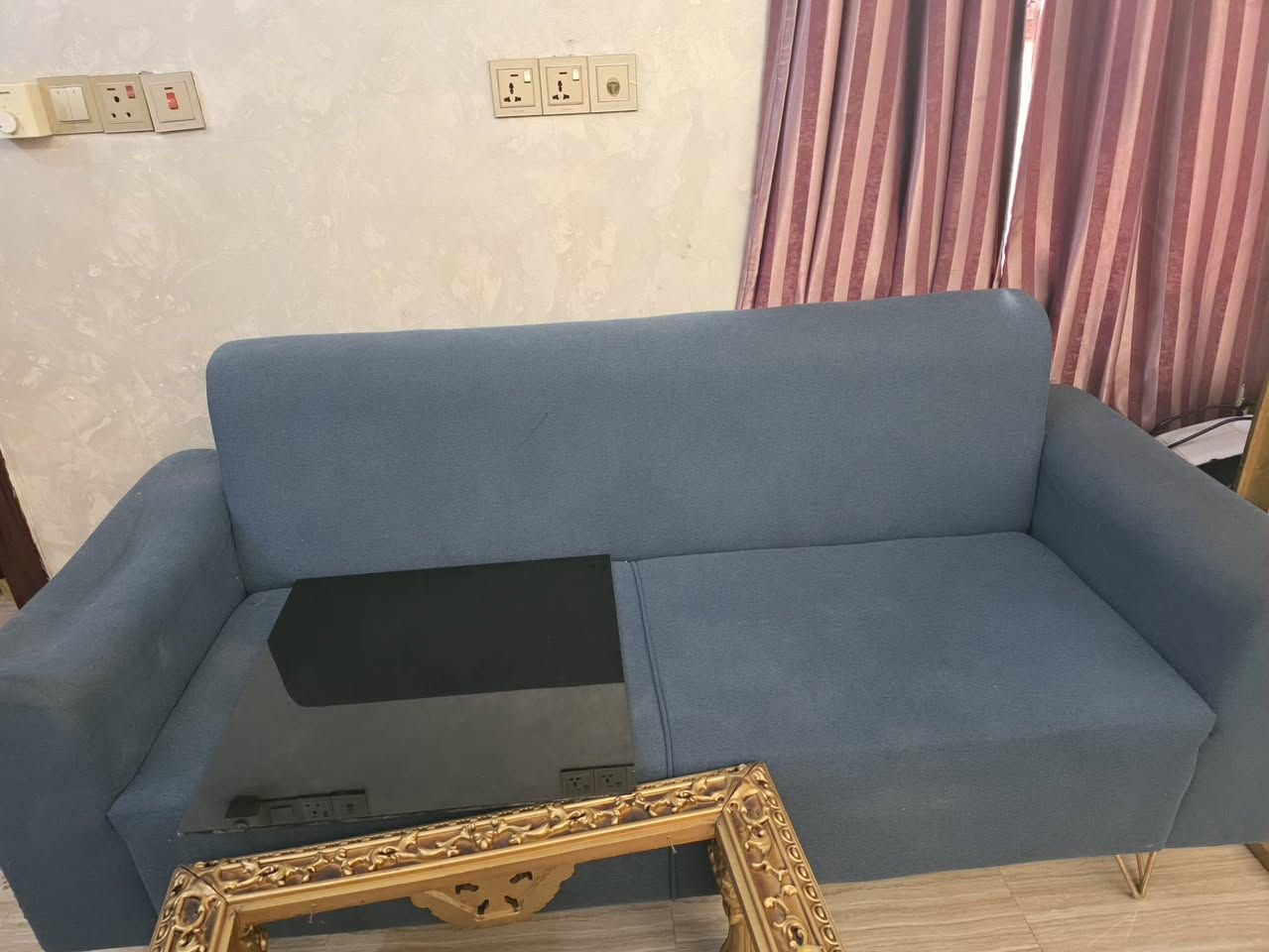 بنات الميز الي جوه الحوض ب١٠ 
الغرفه ب٧٠٠ وبيه مجال
الميز مال الاوتي تفصال ب ٢٥
الكنتور ابو البابين ب ١٩٠ وبي مجال قليل 
البراد ب٤٠ 
التخم الأزرق ب ١٥٠
التخم الملكي ب٩٠٠
الجربايه ام النفر هيه والكومدي والدوشك ب ١٢٥ 
الميز التلفزيون ب٢٠ 
الدب ب٢٠ وبي مجال
اكو زاويه مال كاونتر هيه والملحق قياس متر وشويه سعر ٧٠ وبيه مجال المنيوم 
مستعجلين على البيع 
اي ستفسار خاص


**إذا كنت صاحب هذا الإعلان وتريد حذفه لأي سبب، رجاءا أرسل رسالة إلى الدعم الفني**