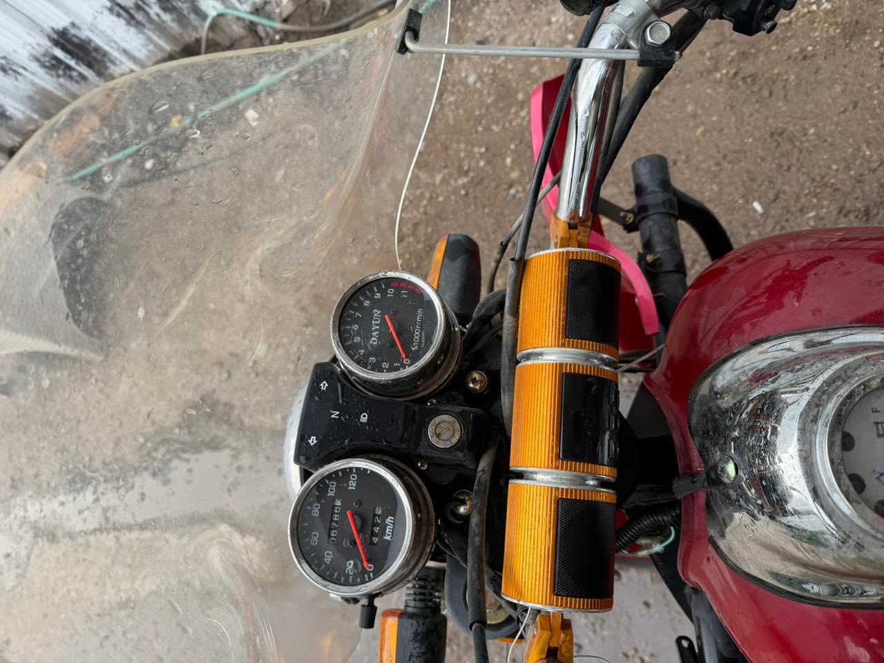 السلام عليكم ورحمة الله وبركاته
ستوتة دايوان للبيع موديل 2025 مكمركة اوراق أصولية مال معرض المصطفئ 
بيهة محجر نظافة 100/100 عارظيهة 
3500 ثلاثة ملاين وخمسمية وبيهة مجال حك الجية مكاني بغداد شارع فلسطين
‏( ‭0773 644 8166‬)
