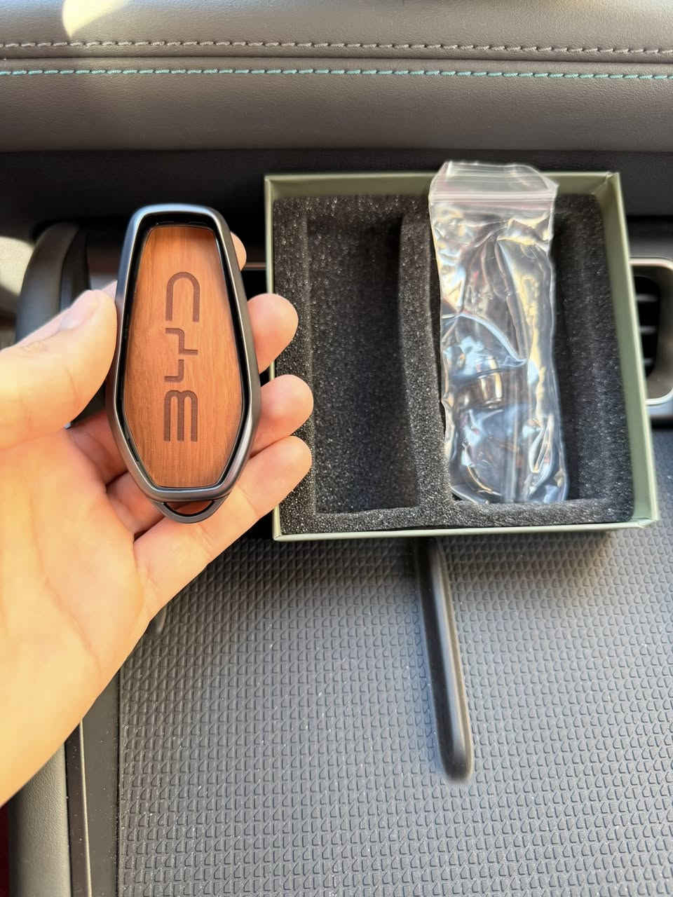 لزكات للشاشة الكبيرة والصغيرة ❌

جنح خلفي BYDمتوفر لجميع الفئات❌

دواسات  اربع قطع لكل باب جوكر❌

مري باتمان Seel 5 / جن بلس / دسترويد❌

يدات باب  والطاسات Seel 5 / جن بلس / دسترويد❌

ربل حماية للصندوق لكافة الفئات❌

كفر بصمة ❌

انارة روز❌

 للاستفسار ***********
