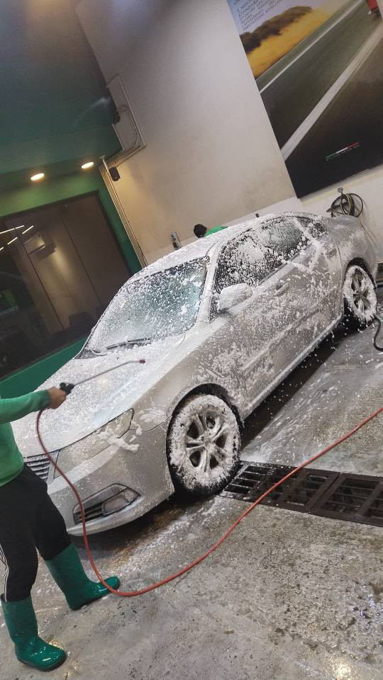 كيا اوبتما لوتز مديل 2009 مقدس السياره مو حزام بس اني ابيع حزام والباقي مكفول رقم دولي سليمانيه سنويه لل 28 يعني مداورهه سهل وحته هزه متدخل وراعيهه منا مو كردي وموجود تحكم ستيرن وتبريد شغال فول تخم تاير حداديه وكير ومكينه كفاله جاهزه الشاري يتصل *********** النجف, العراق
