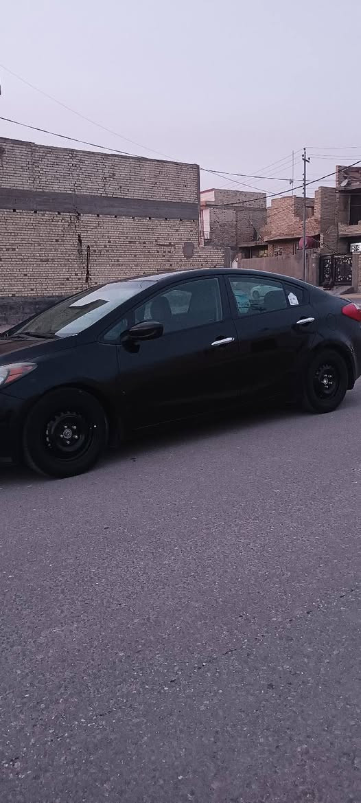 سلام عليكم للبيع فورتي 2016 محرك 2000 دوش ما مفتوح حادثها بس بنين والباقي مكفول بدون صبغ
سعر 110بها مجال بسيط شرايه ما متواجد على الفيس مكاني كربلاء السياره باسمي 
***********
