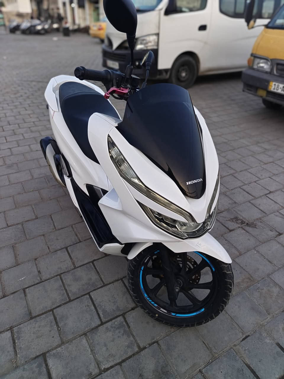 سلام عليكم دراجه بي سي إكس جيل الثالث الون ابيض صدفي
جديده مكينة اكلاجات كفاله عامه وارد كوري 
استان كهربائية حساس ازدحام شغال تتفه بل يدات 
ماشيه 16الف حقيقي 
الاستفسار بغداد ***********
