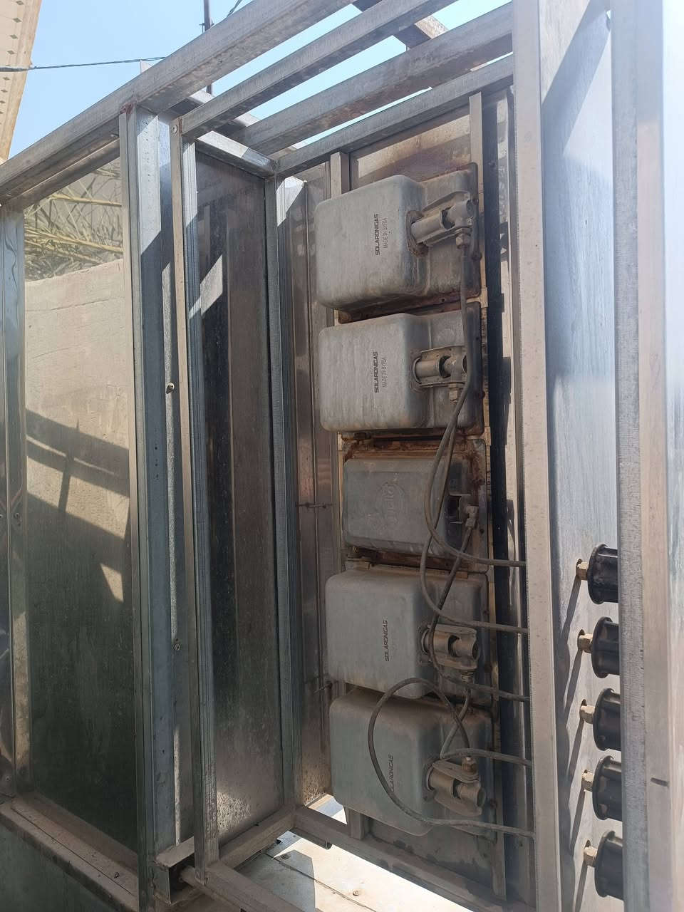 سلام عليكم شوايه خمس عيوان درجه اولى نضيفه الاستفسار على رقم ***********
