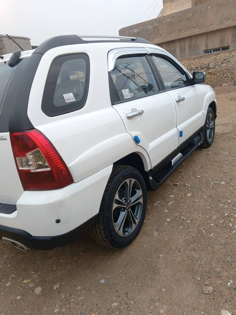 السلام عليكم سبورتج مديل 9خليجي كفالةبدون صبغ بدون تبديل مكينة دوش تخم تاير جديد باتري جديد تبريد تتفئة كلة مضبوط رقم سليمانية السيارة بعد احلة من الصور بل العافية عل الياخذهة مكاني بعقوبة السعر122ومجال 
*********** بعقوبة, ديالى
