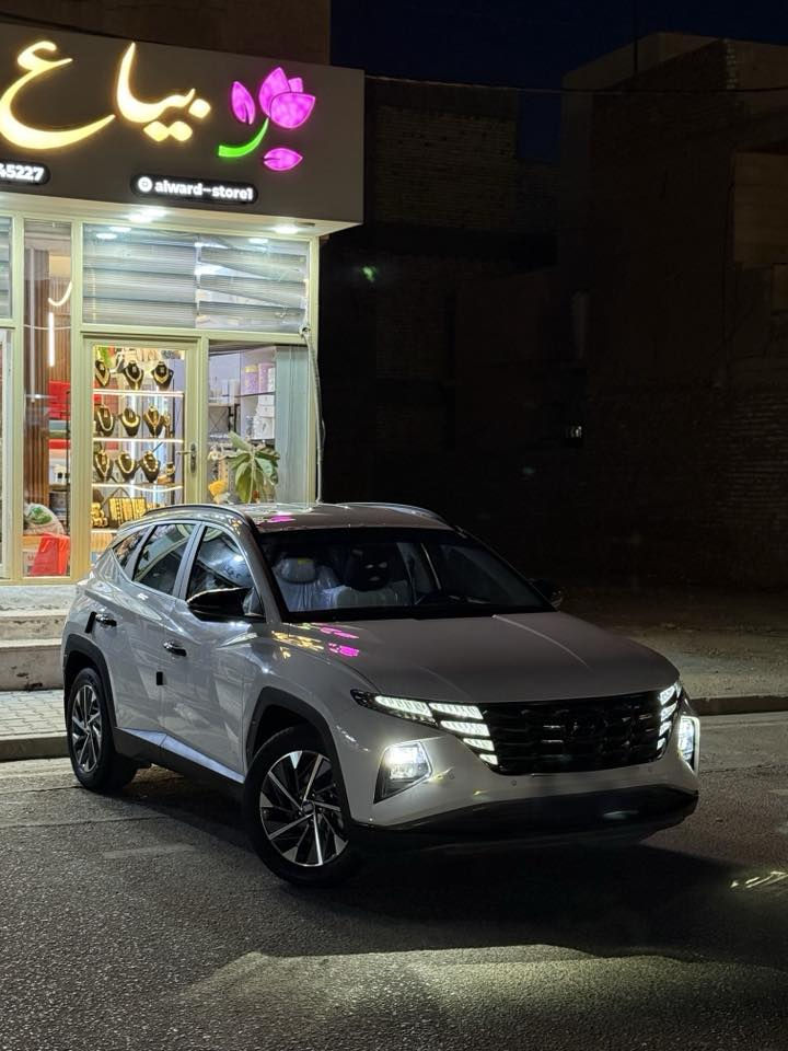 السلام عليكم 
توكسان 2024 خليجي كفاله عامه عدا كارت بسيط بالبنيد وشويه بالجاملغ والباقي كفاله 

المواصفات / تشغيل عن بعد 
ماشيه 27 الف كيلو
كامره خلفيه بلاد 
شاشه كبيره +عدادات هم شاشه 
مخارج شحن Usb امامي خلفي 
تبريد قطعتين ثلج 
تحكم جام كهرباء 
سبير جديد ومنازل خطوه 
تخم التاير البلادي جديد كلش 
 السياره كلش جديده وعلى ايد وحده رقم بغداد مداور ثاني يوم

مكاني النجف الاشرف للأستفسار 
***********
