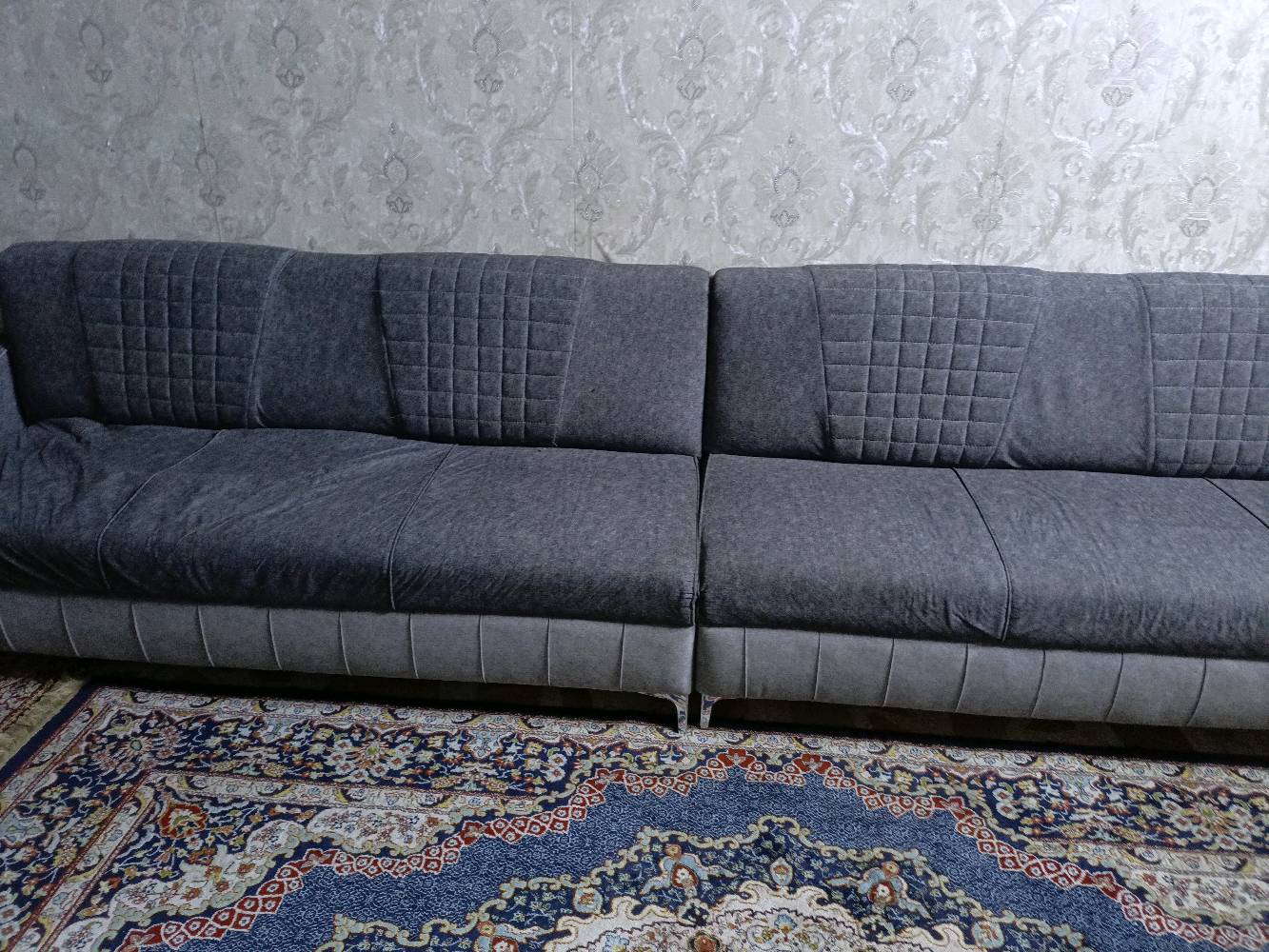 العنوان بغداد شارع الصحة
تخم قنفات كامل للبيع نضيف اخو الجديد 