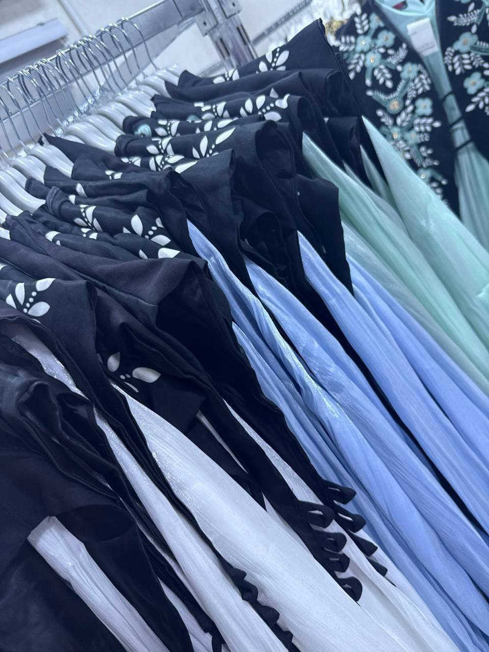 تكرار
الازياء هي شيء مؤثر في عالم الموضة،♥️
تتميز بأسلوبها الفريد والجريء.
(عليه توكلت وعليه يتوكل المتوكلون
 
🌸فستان اوركزه + توب منفصل 

كولتي جداً عالي🌸
القياسات- 38 40 _42-44-46-48

للطلب ولاستفسار على خاص او الواتساب ***********
