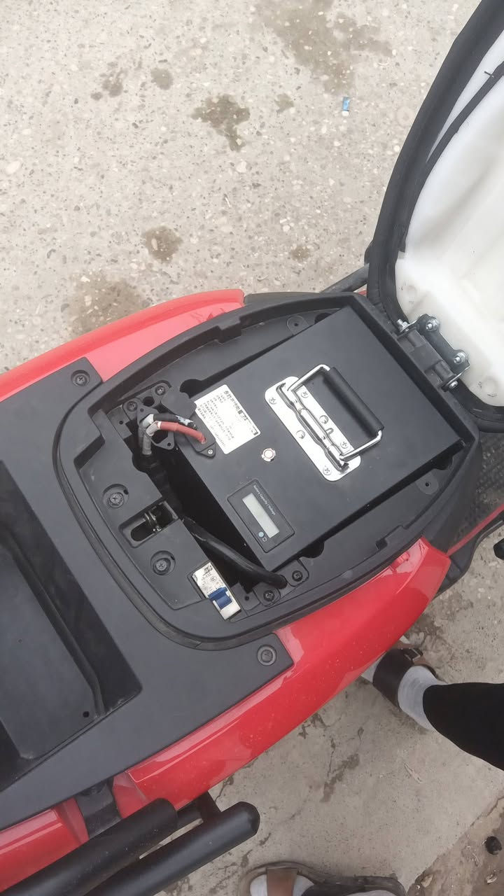 ماطور شحن
موصفات ملف 3000 صطابات دهن
4نمر سرعه 120
ملف 3000 
لايت عالي وناصي هورن دبل ايشار نضام بك
بي تطبيق يقرا نسبت الشحن 
يمشيك 70 كيلو حقيقي شرط
معدل طلقا شرط مايلحك بلسرعه
بطاريات ليثيوم شرط 
السعر 650 
بي مجال قليل


**إذا كنت صاحب هذا الإعلان وتريد حذفه لأي سبب، رجاءا أرسل رسالة إلى الدعم الفني**