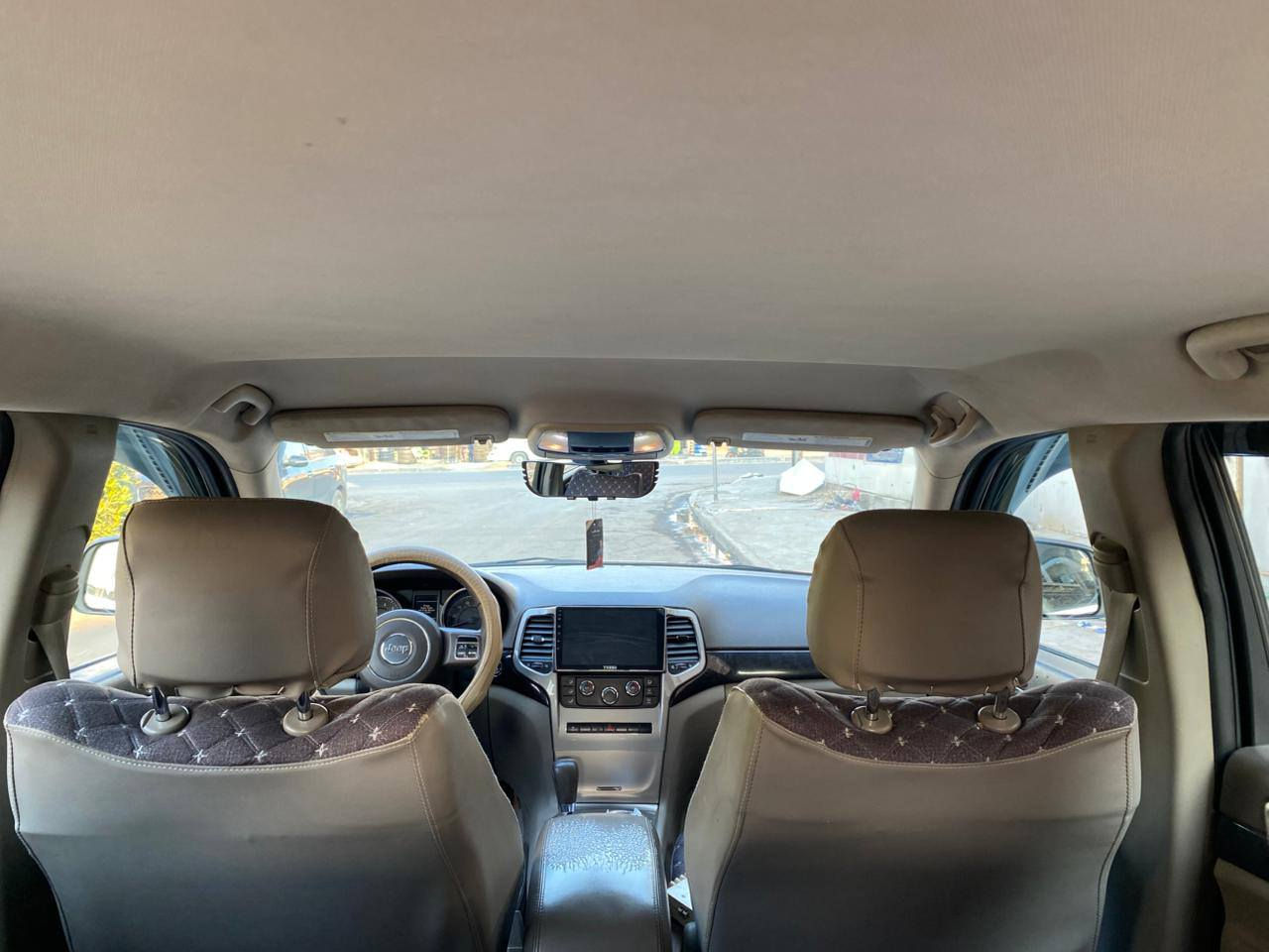 السلام عليكم جيب لاريدو للبيع موديل ٢٠١١ بدون حادث كلين بيها بس صبغ بنيد وجاملغ بدون حادث شاصي ولغد مكفولات ايرباك سليم مكينه ٦ سلندر كير مكينه مكفولات تو ويل تبريد قطعتين مواصفاته بصمه+بصمة ابواب تحكم استيرن شاشة كشنات جلد كرسي كهرباء قطعتين تبريد سستم صوت تخم تاير جديد حدايده جديدة رقم وهزة جديدة سيارة مال بيت ممتعوبه العنوان بغداد حي العامل السعر ١٥٠ وبيها مجال الهاتف *********** غير متواجد ع فيس
