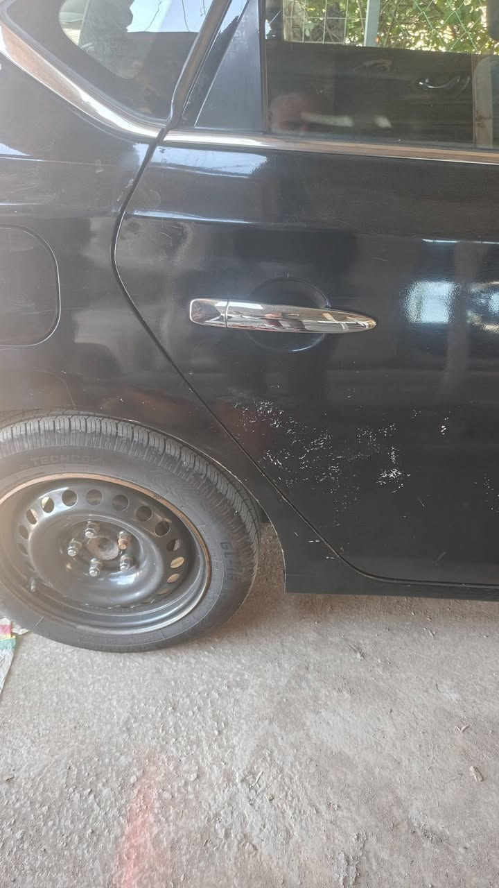 السلام عليكم  سنترا موديل  ١٩ باب خلفي ضيغ جالغ امامي السعر  98  ***********
