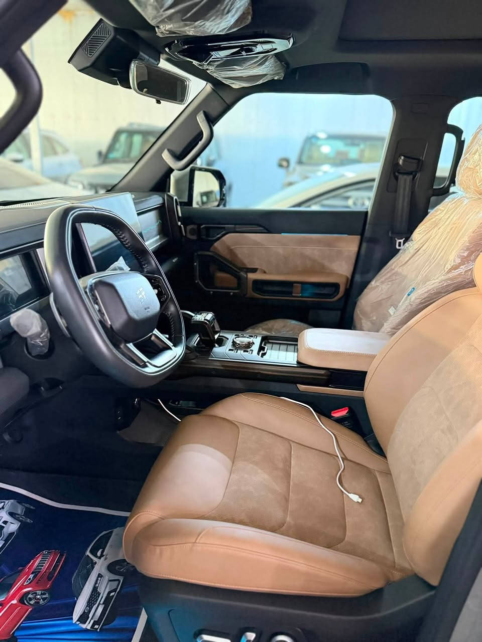 جيتور T2 2025
لون رصاصي . داخل بيجي .احزام اسود
ماشيه 9 الف
كفاله من لزلغه 
عنوان بغداد . السعر 38:300 مليون
***********
