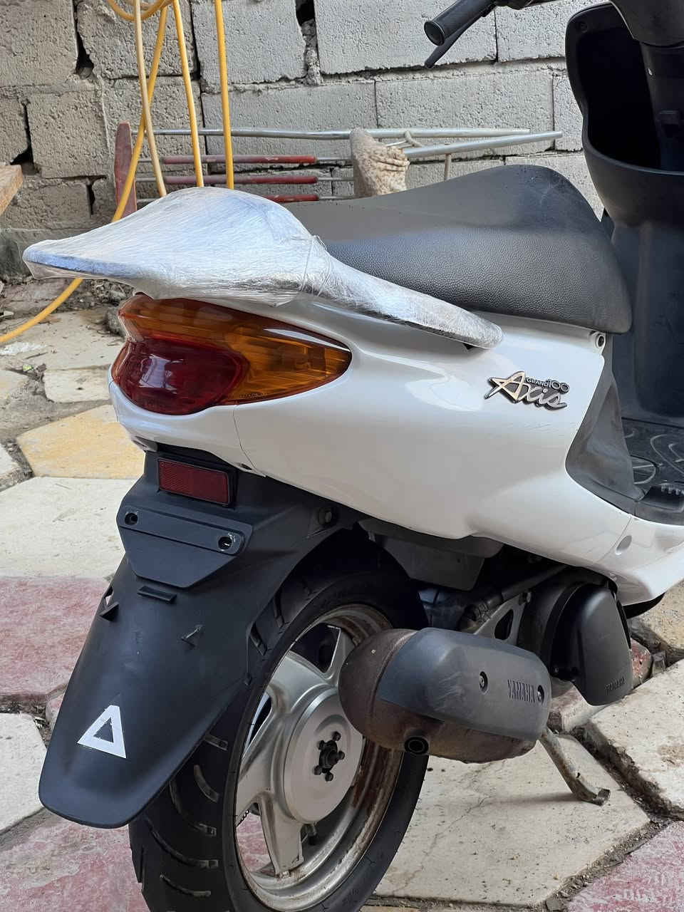 اكزز حاويه فحل مزاد دخول جديد
كفاله عامه من كلشي قطعه كلش جميله 
شرط نعومه وشلعه ومعدل 
سعرها مليون و 325 سوك الشيوخ
***********
