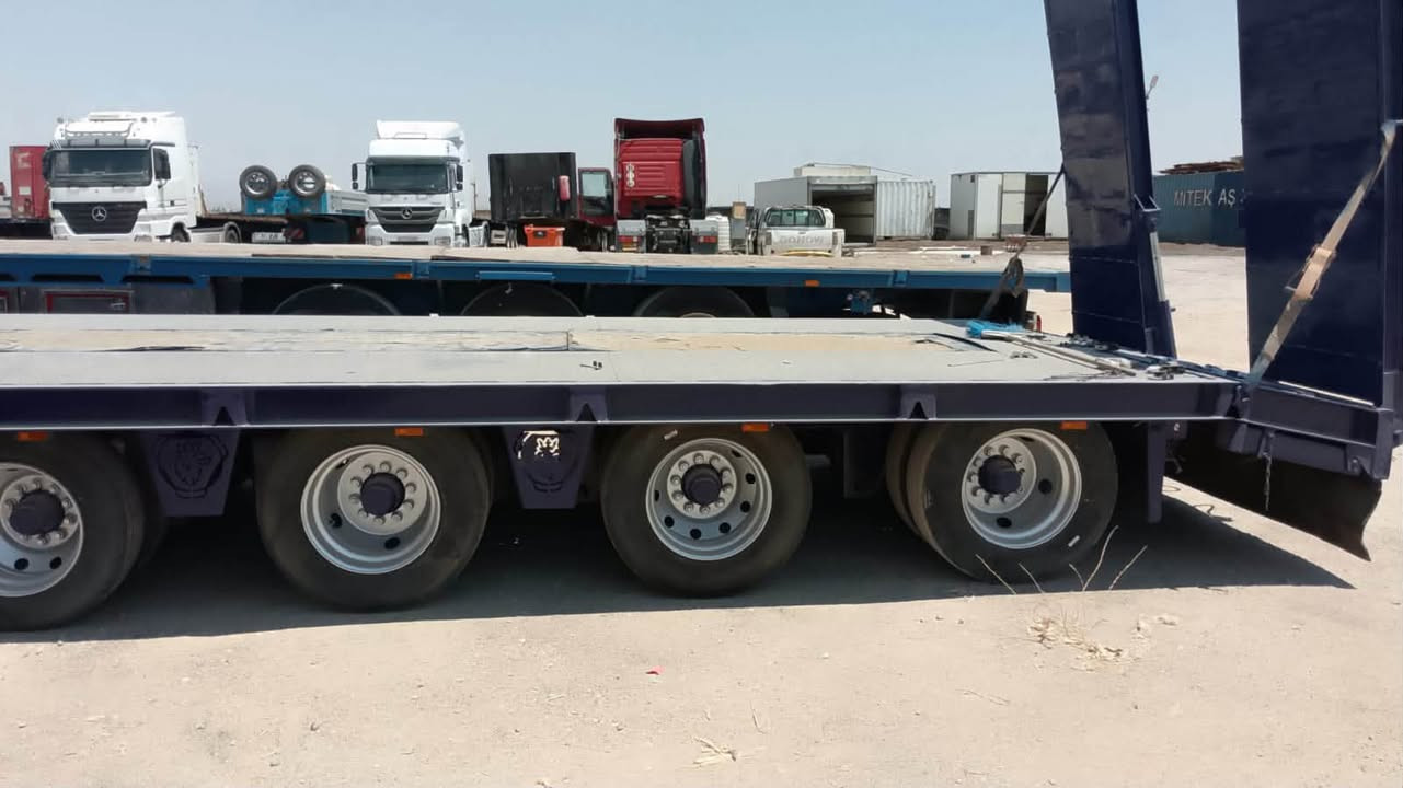 لولودر للبیع 4 دناکر بی بی قیاس 19.5 تایرات جدید و صبخ جدید و طخم کهربائیات البکلایتات و کلوبات کل جدید و بی وینج کبیر قوی یسحب 30 طن 
العرض 280.سم 
الطول کامل 13.60.سم 
الکاعیە 9.70. سم
***********
