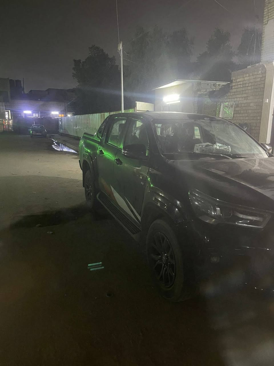 سلام عليكم بيكم هايلوكس 6 سلندر رقم اربيل ابسمي السيارة بيهة حادث عندي ومصلح مكان السيارة بغداد البلديات
السعر 35 الف 
رقم ***********
