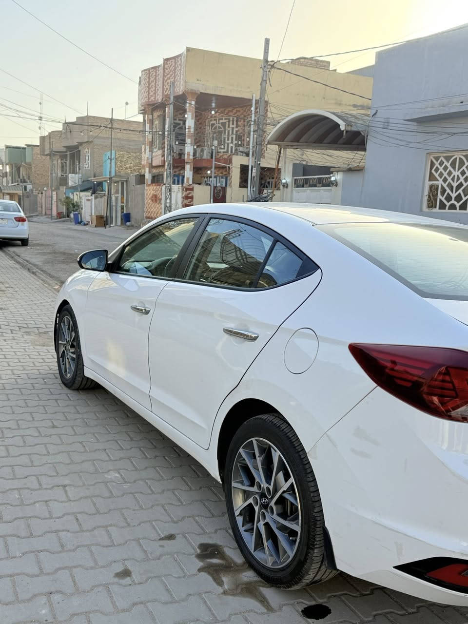 السلام عليكم النترا 19 خليجي بيها صبغ شبر بالبنيد فقط الباقي كله مكفول حته الكير و المكينه , سنوية جديده  ، السياره باسمي مداور ثاني يوم مكان السياره نجف ، السعر 145 وبيها مجال 
***********
