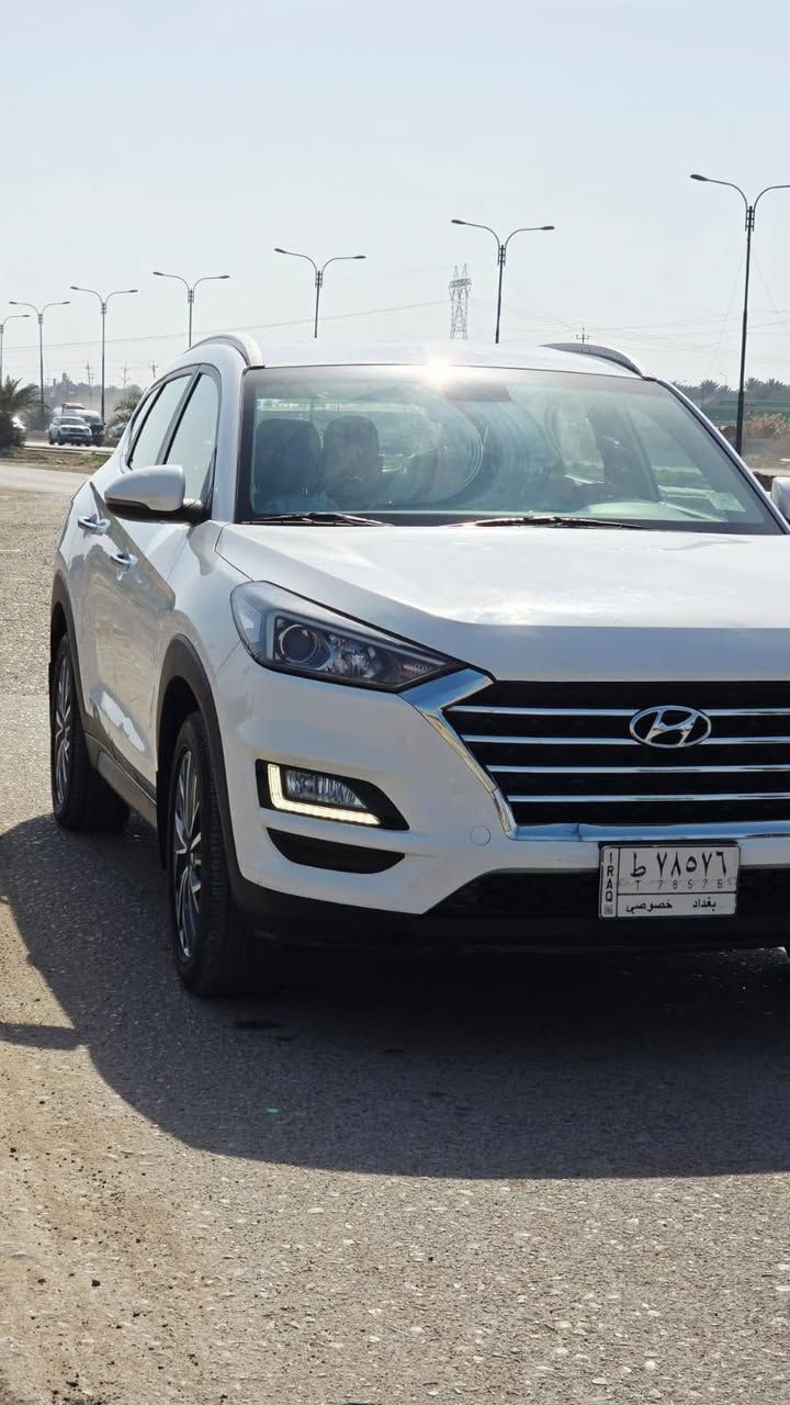 سلام عليكم  توسان موديل 2019خليجي كفاله صبغ وتبديل فقط بارد مكانين بسيطات مكينه 2000دوش ماشيه 81الف كير محرك مكفولات رقم بغداد باسمي عنوان بغداد السعر 193وبيها مجال  ***********وبي واتساب
