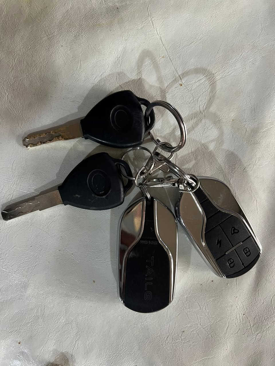 السلام عليكم دراجة الريان TAILGمستخدمة بطاريات عدد ٦ على الفحص سويج عدد ٢ مع بصمتين شاحنه اصلية مري اصليه سعر ٦٥٠ الف المكان بغداد الكرادة  *********** واتساب
