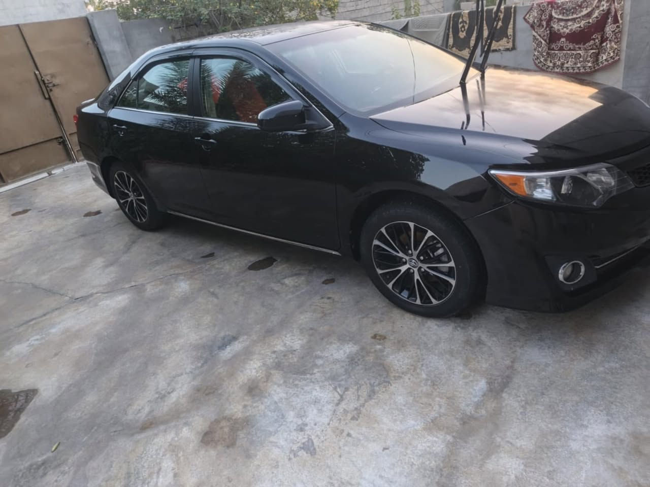 كامري موديل 12 أمريكي سنويه جديده سياره مابيه أي نقص كير ومكينه بشرط سعرها 130 بيه مجال بصيط رقم ***********
