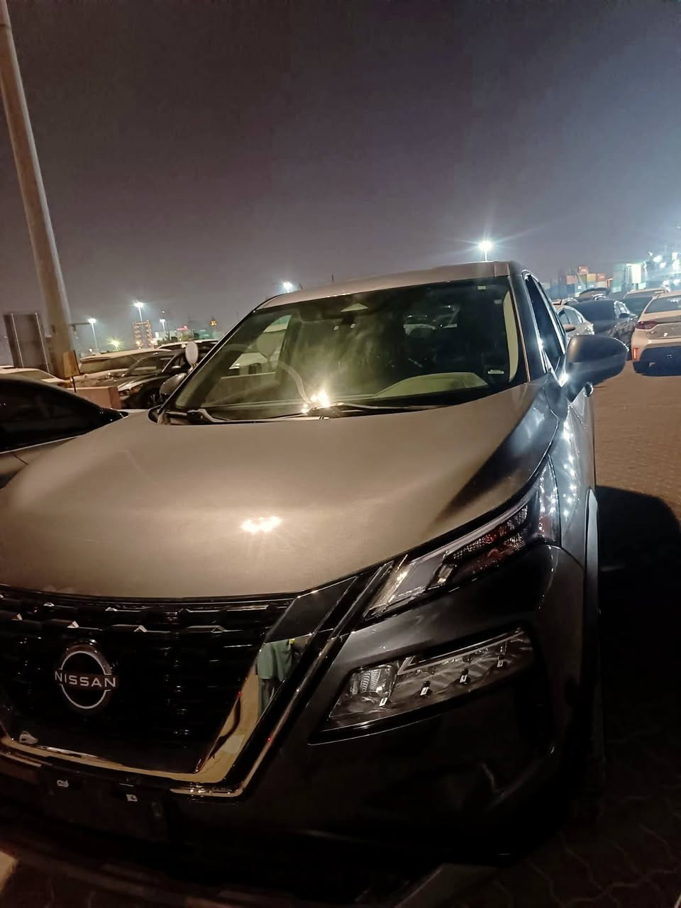 نيسان روج Sv AWD 
موديل 2023
لون نفطي
ماشية 43
مواصفات 
رادار امامي 
رادار جانبي 
شاشة كبيرة 
كامرة دوارة 
اوتو  ستوب
تحسس خط مسار 
كير طيارة 
سبورت عادي وتماتيك شفتات في ستيرن
محرك 3 بستن اقتصادي
تشغيل عن بعد
لايتات لد نهاري زنون
ويل 19 بلادي
تبريد قطعتين 
صور الضرر مرفق
ايرباك سليم ابشرط
الرقم كاتي اربيل 
السعر  141 ومجال
للاستفسار مراجعة الصفحة 
او الاتصال بالرقم 
*********** واتساب
