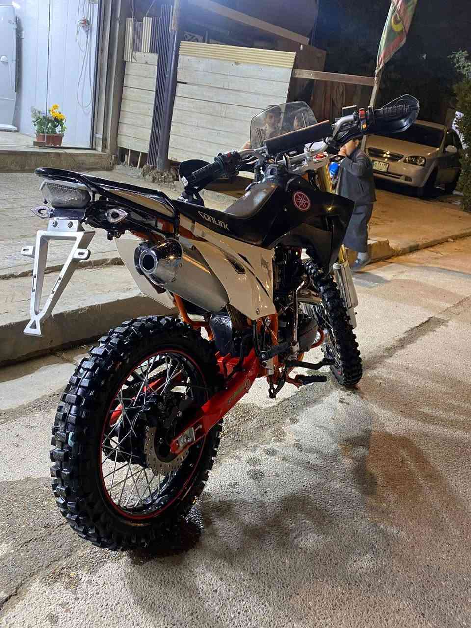 للبيع قفاز سونك مديل 2026 بعدهي وكاله لسعر 1350 وبيه  مجال حك الجيه ***********
