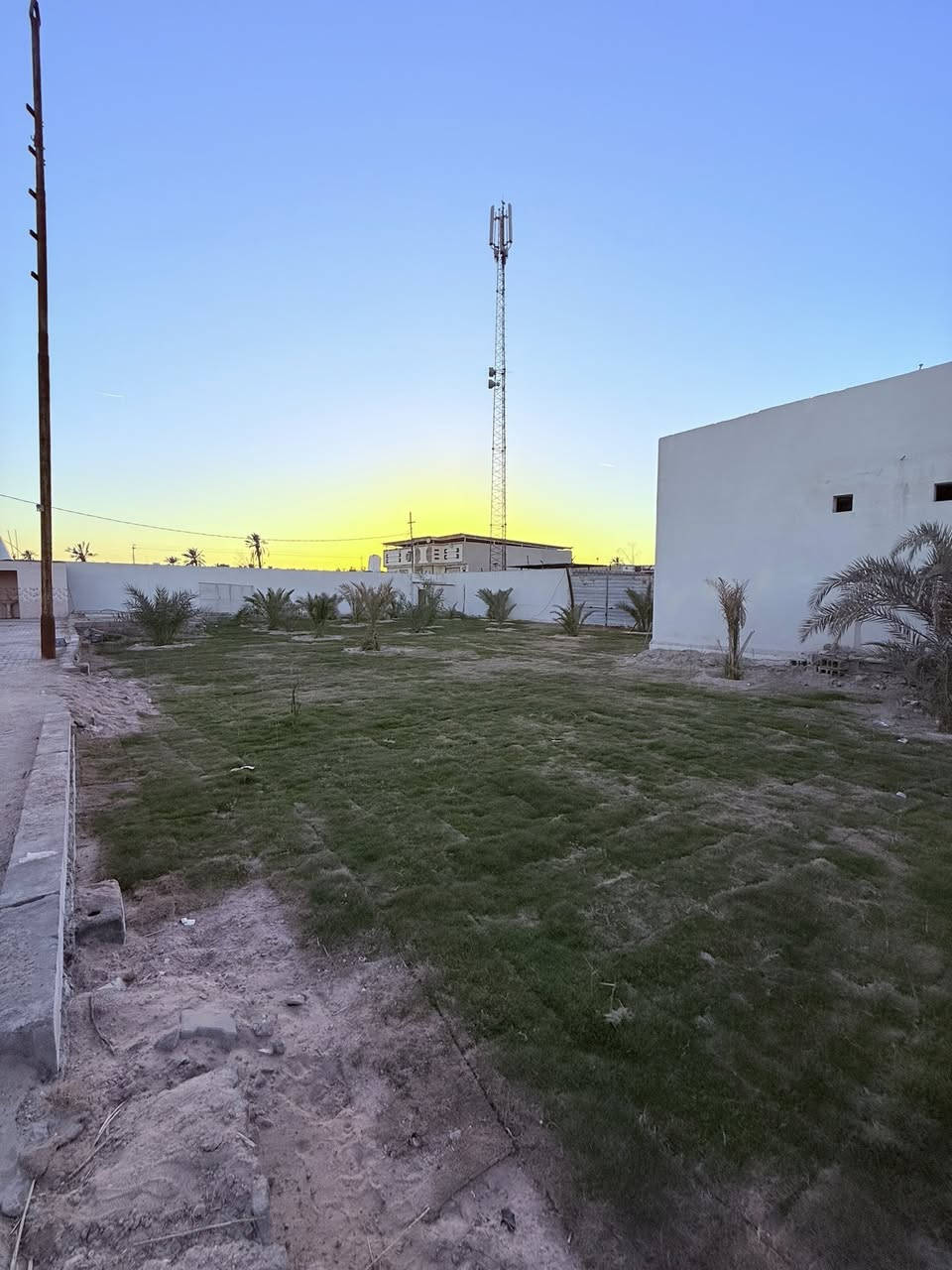 السلام ‏عليكم أحبائي المتابعين ***********
‏ ((السعر 370 وقابل للتفاوض))
بستان 2000 متر مع دارين بناء طابوق العقار ملك صرف
‏الدار الأول بمساحة 250 متر يحتوي على ثلاث غرف وديوان كبير وصالة كبيرة ومطبخ

‏الدار الثاني بمساحة 120 متر يحتوي على غرفتين وديوان مطبخ وصالة وصحيات 
 
ابي الخصيب قرب تقاطع المحكمة

السعر 370 وقابل للتفاوض

***********

***********

#عقاراتالبصره #شعبصيني_ماله_حل #الشعب_الصيني_ماله_حل #العقارات_للبيع #البصرة #مشاهير #الشعبالصينيمالهحل #مشاهيرتيكتوك #جنس_العقار #مشاهيرفيسبوك  #مشاهيرفيسبوك #مشاهيرتيكتوك #جنس_العقار #العقارات #البصرة #مشاهده #العالية #الجمهورية #بريهه #الجزائر #الجزيره #العباسية #الجنينة #الجبيله #الابلة #الطويسه # #الوفود #المطيحة #الفاو #السيبة
