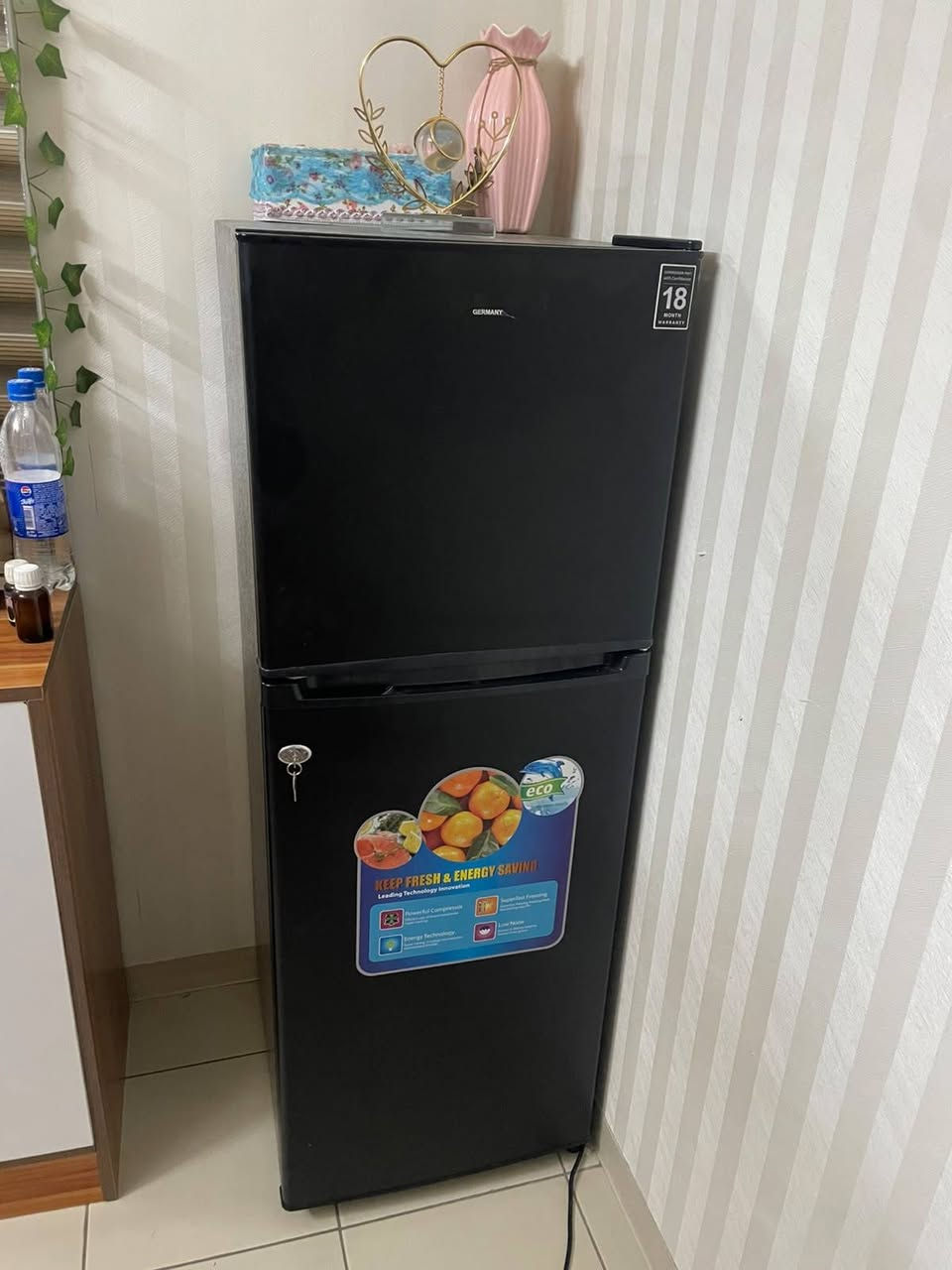مرحبا
عندي ثلاجة صغيرة مستخدة جداً و بعدها جديدة 
سعرها الاصلي ٢٢٠ 
ابيعها ب ١٨٥ 
و مبردة بعدها جديدة مستخدمة اسبوعين فقط 
سعرها الاصلي ١٢٦
ابيعها ب ٩٥ 

المكان : بغداد 

اللي يناسبهم التتواصل على هذا الرقم تليجرام : ***********
