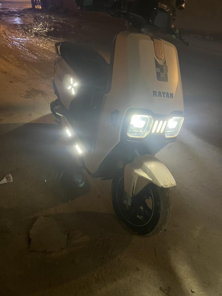 السلام عليكم اخوان دراجه ريان شركه TILG صاعقه صغير موديل 2026 استخدام شهرين فقط ماشيه 131 كيلو فقط 
ست بطاريات سرعه 60 ويها ثلاث بصمات تشغيل تربط بلوتوث تمشي بالشحنة الوحده من 50 إلى 70 كيلو الدراجه نقصها فقط كتف من الشركه يطلع سعره تقريباً 20 ألف الدراجه فول الفول والياخذها مراح أتعبه كلش نضيفه سعر الدراجه مليون وخمسين ألف وبيها مجال للشراي المكان بغداد الأمين الثانيه غير متواجد عل فيس 
*********** وإذا مراوس حسب القناعه ماكو مشكله  
واعتذر عل أطاله
