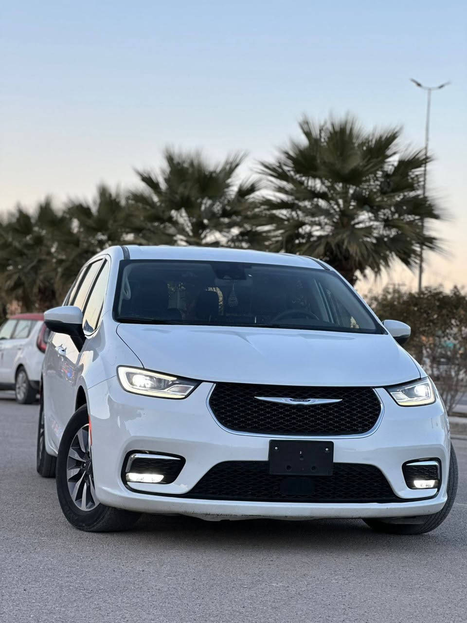 سلام عليكم
كرايسلر باسيفيكا هايبرد  2023 🔥
📍 الموقع: كربلاء 

✨ المواصفات:
🔹 تشغيل بصمة + تشغيل عن بعد
🔹التبريد 3 قطع منفصل
🔹 كشنات كهرباء
🔹 بيبان كهرباء + الجنطة كهرباء
🔹 شاشة + كاميرا خلفية
🔹 إنارة LED أمامية + بك لايت LED
🔹 داخل جلد فخم
🔹 رادار أمامي + نظام تحديد المسار
🔹السياره تترقم جميع المحافظات 
🔹الرقم مجاني لان السياره هايبرد

✅ السياره حلوه ونضيفه بدون حادث بيه كم مكان تكحيل فقط
رقم الشاصي 2C4RC1L75PR608643
صور امريكا بالمنشور 

📏 ماشية: 46 الف
📞 للاستفسار: 
*********** مهندس حيدر
السعر 255 وبيها مجال بصيط للشراي
