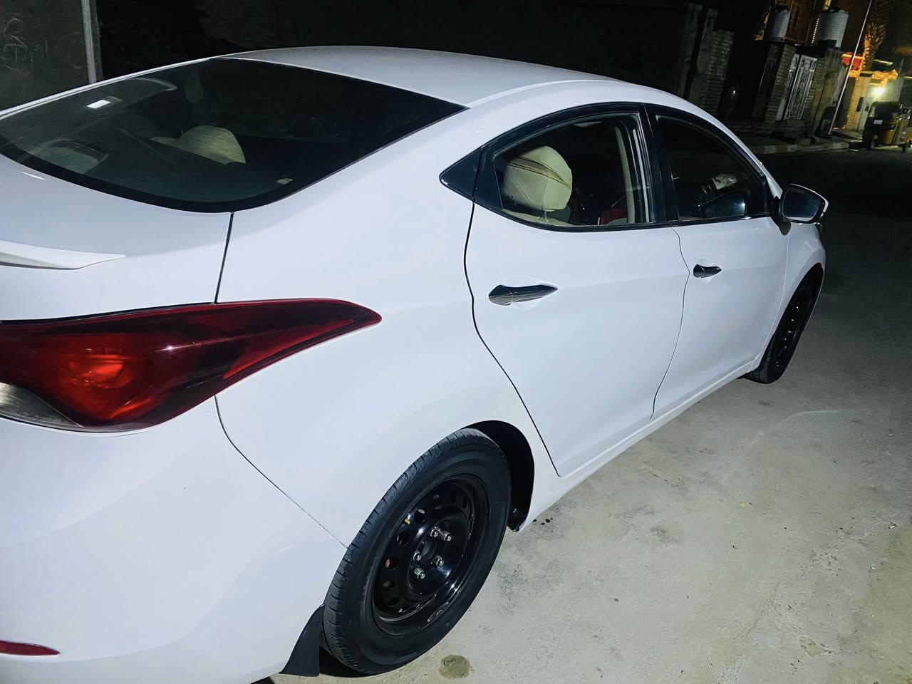 السلام عليكم
النترا للبيع موديل 2016 فول مواصفات ماكينه 1800 حداديه ماكينه تخنتاير كله مكفول
رقم بابل  
سياره سونارها مرفوق بالمنشور
مكان السياره واسط النعمانيه
***********
