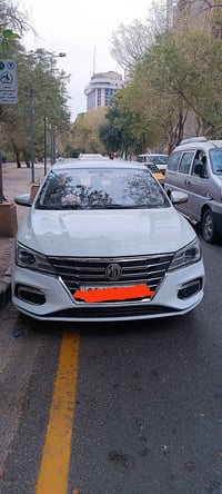 mg 5 للبيع    موديل 23  ماشيه(  35) رقمها انكليزي المحرك 1600 داخلها ك...