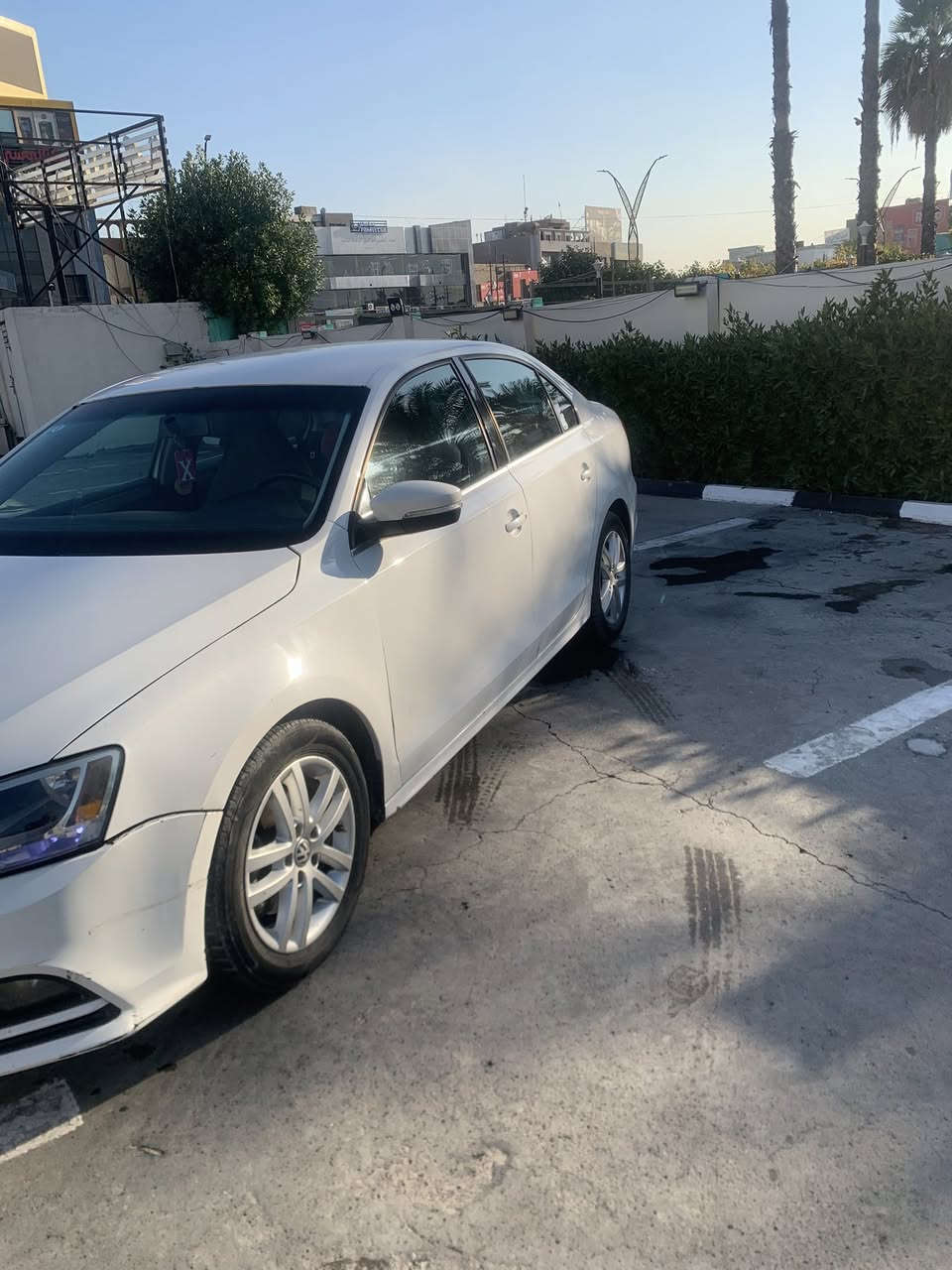 سلام عليكم جيتا موديل 2013 مكينه 2.5 خمسه سلندر السيارةحادثها فقط بنيد ومبدل ونطخ عندي الجاملغ ونصبغ
السيارة كير مكينة نظيفات صدر امامي جديد السعر 90 وبيها مجال المكان بغداد اي استفسار 
***********
